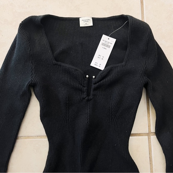 NWT Abercrombie Long-Sleeve Hardware Bodysuit - Black - Picture 4 of 7
